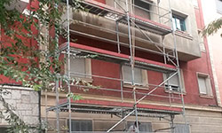 Rehabilitación e impermeabilización de fachadas y patios.